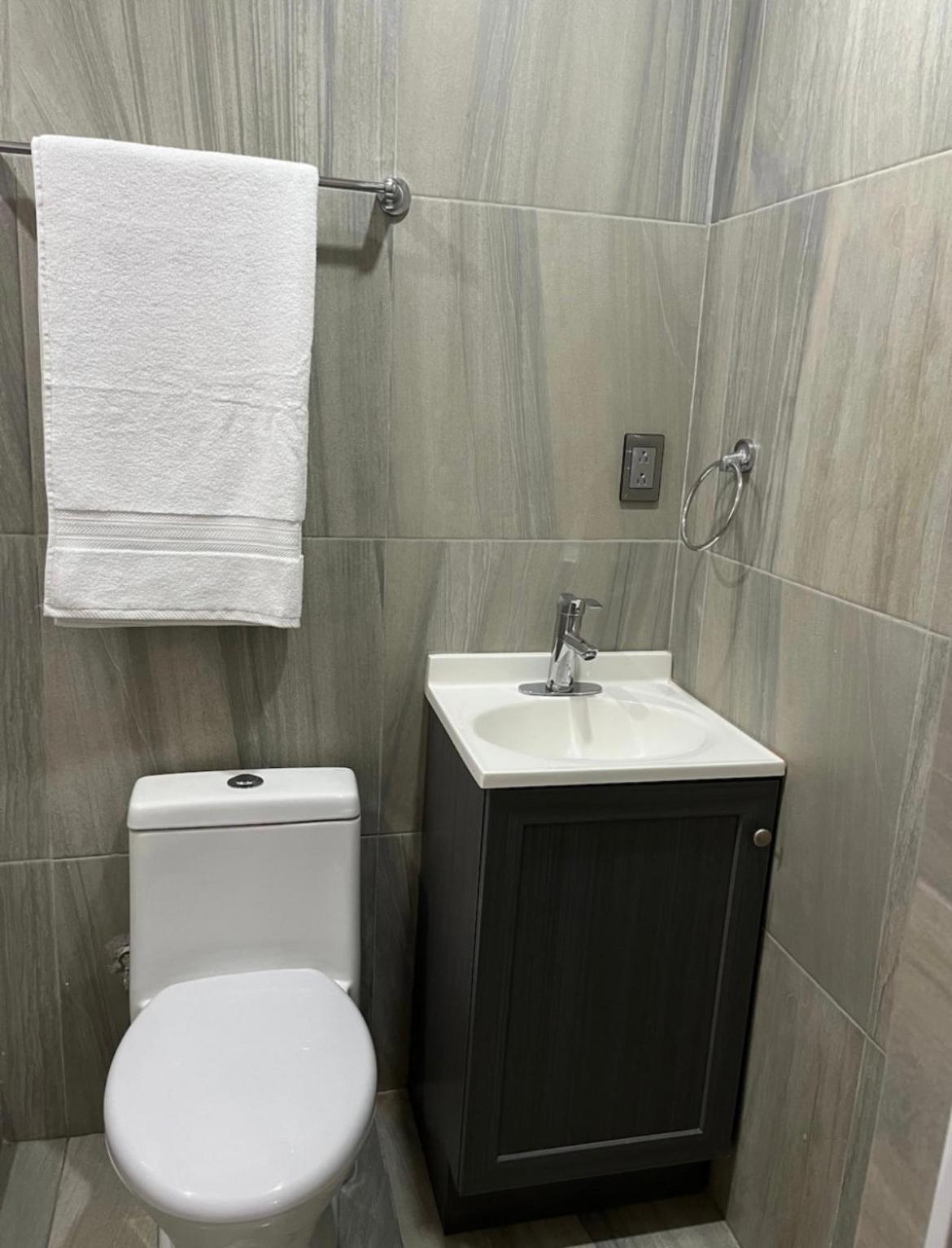 Apartamentos Aeropuerto سيوداد خواريز المظهر الخارجي الصورة